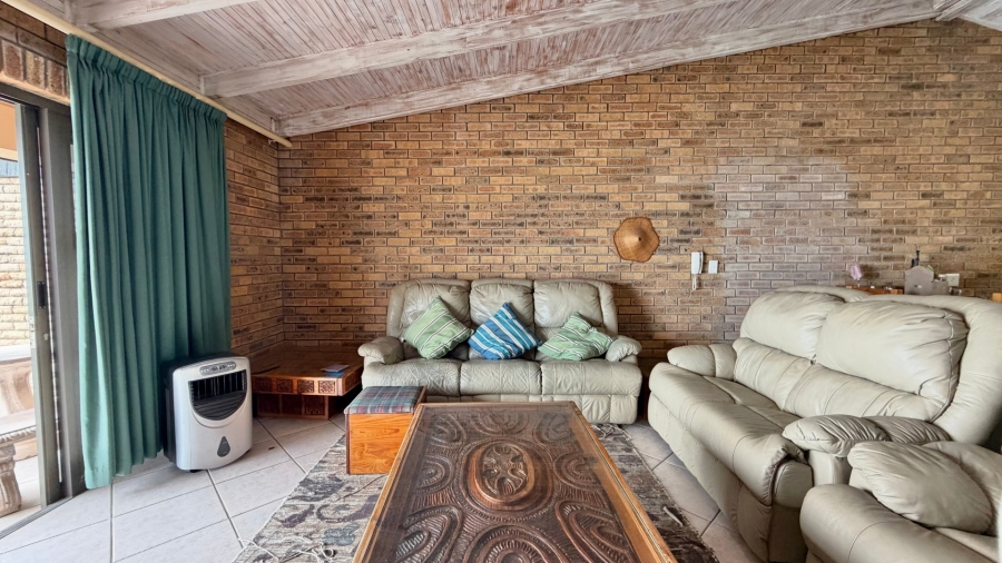 1 Bedroom Property for Sale in Mountainside Western Cape